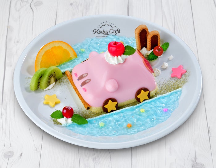 ヘンケイ!くるまほおばりケーキ ~WELCOME TO THE NEW WORLD!~1,958円/提供画像