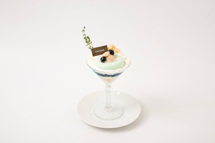 KAZUHA Milk Mousse 税込1,990円(C)SOURCE MUSIC & HYBE.All Rights Reserved.