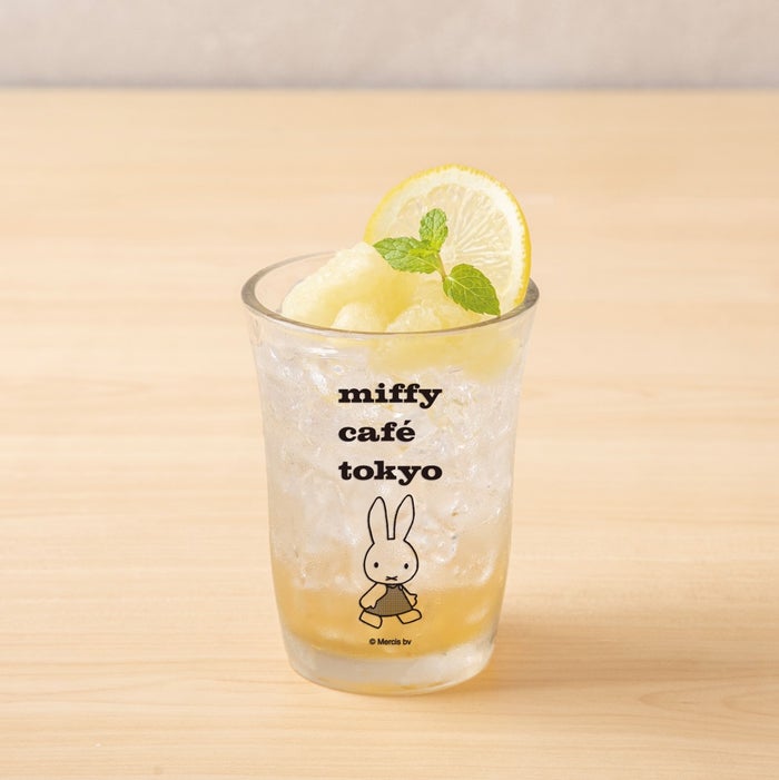 おとうさんのレモンスカッシュ税込990円/提供画像